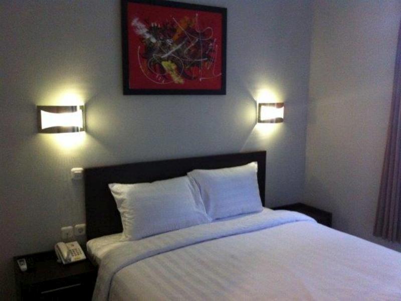 Lj Hotel 万隆 外观 照片