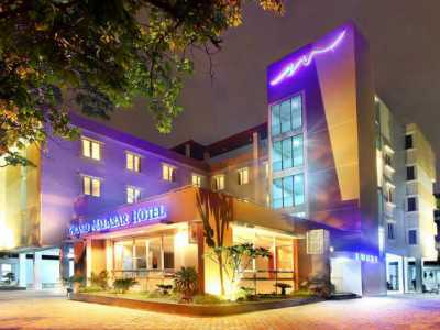 Lj Hotel 万隆 外观 照片